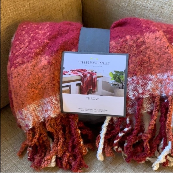 Threshold Burgundy and Orange plaid Throw Blanket w/fringe - Picture 1 of 4